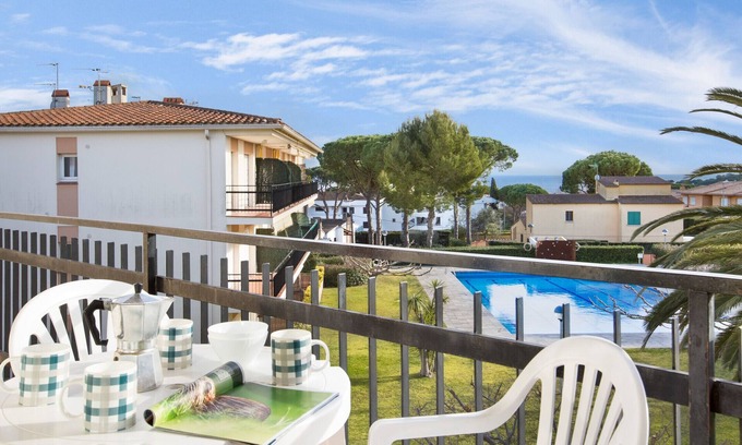 Calella de Palafrugell Apartment | 1CB E6 - 2 Bedrooms apartment in a very quiet area with garden and community pool near the beach of Calella de Palafrugell