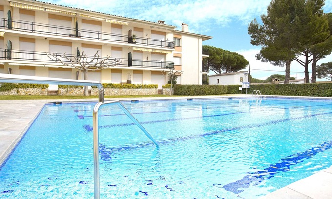 Calella de Palafrugell Apartment | 1CB N2 - 2 Bedrooms apartment in a very quiet area with garden and communal pool near the beach of Calella de Palafrugell