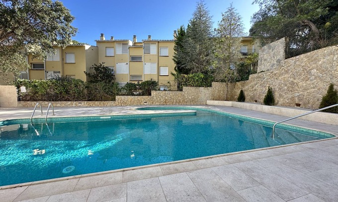 Calella de Palafrugell Apartment | 1OREN 01 - Basic apartment with communal pool located a few minutes walk from the beach of Llafranc