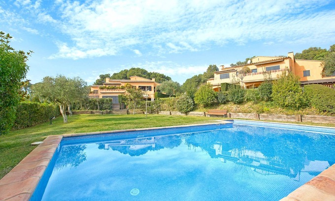 Llafranc Villa | 1PAST 02 - Magnificent house with communal pool located in Llafranc, only 450m from the beach.