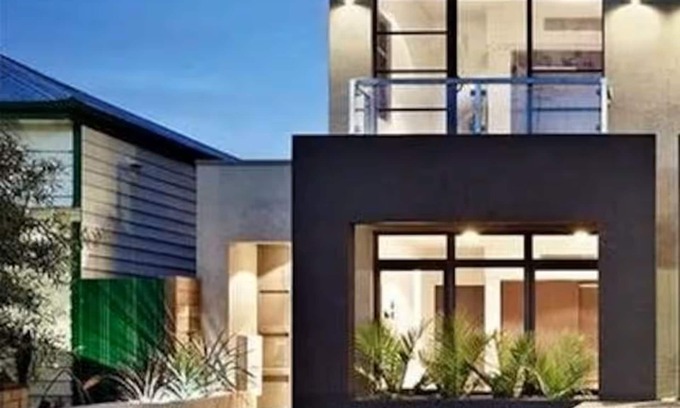 Albert Park House | 1st Class Living in the Heart of A+ Albert Park