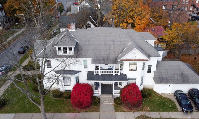 Oneonta House | 1st Class Rentals Munson Manor VII at Watkins Avenue
