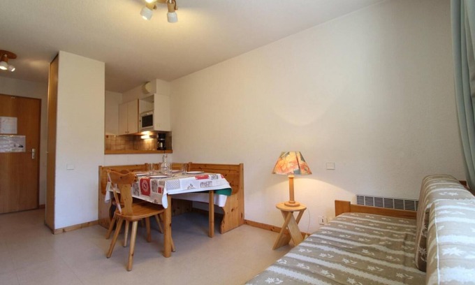 Lanslevillard Apartment | 1st floor, balcony, tv, ski locker, 25m², Val Cenis