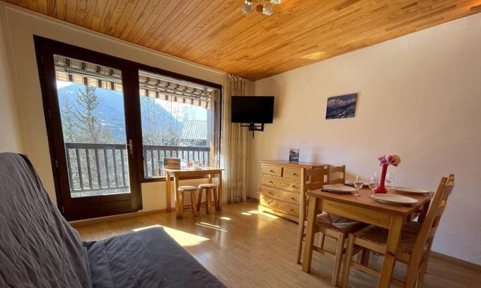 Vallouise-Pelvoux Apartment | 1st floor, balcony, tv, 28m², Pelvoux