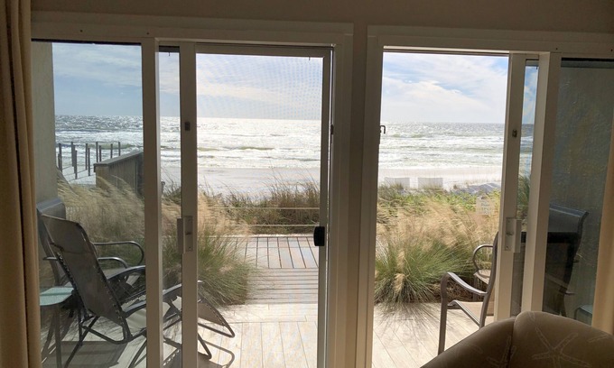 Crystal Beach Condo | 1st Floor Directly on Beach - Free beach set-up daily