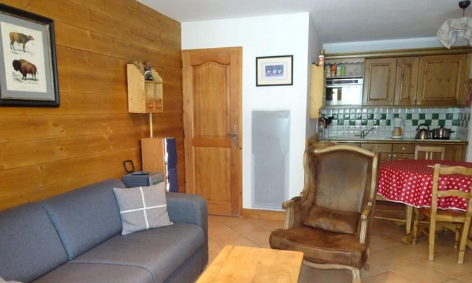 Pralognan-la-Vanoise Apartment | 1st floor, balcony, tv, ski locker, 40m², Pralognan-la-Vanoise