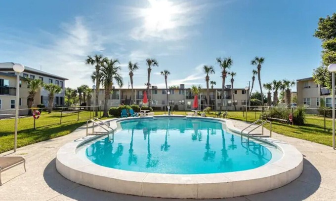 Fort Walton Beach Condo | 1st floor Intercoastal water view condo close to beaches