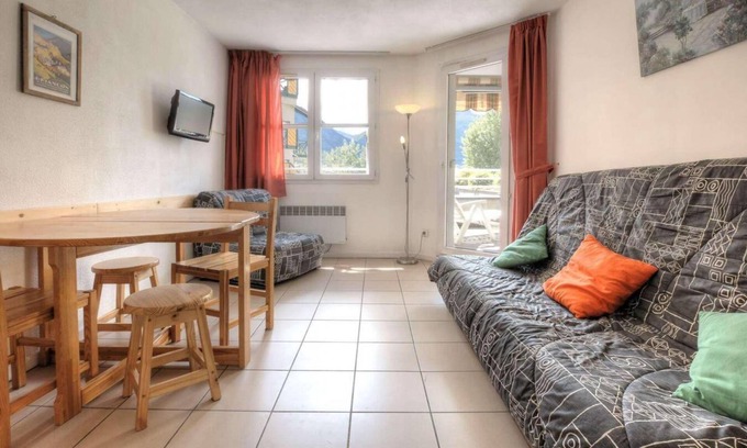 Briancon Apartment | 1st floor, view mountain, terrace, tv, ski locker, 28m², Serre Chevalier