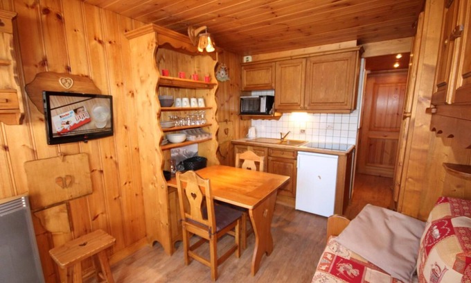 Les Saisies Apartment | 1st floor, view ski slopes/mountain, tv, ski locker, 14m², Les Saisies