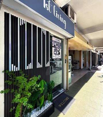 Subang Jaya Hotel | 1st Living Subang SS15