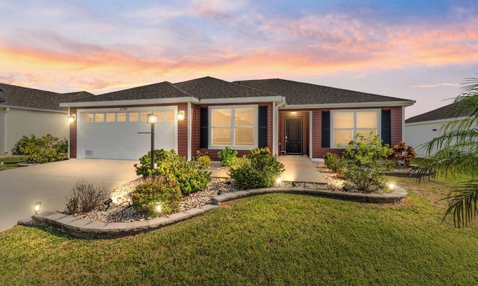 Wildwood House | 2/2 in The Village of Richmond