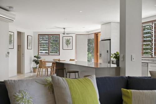 Point Lookout Apartment | 2 4 Meegera Place