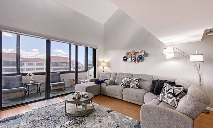 Siesta Key Condo | 2-405 in Sarasota, FL