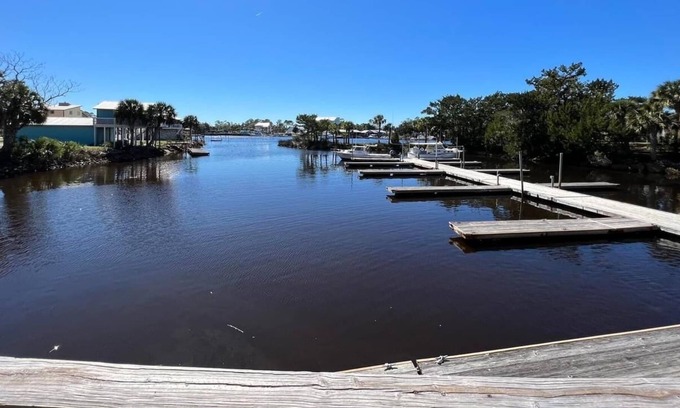 Steinhatchee RV Rental | #2 50 Amp RV spot