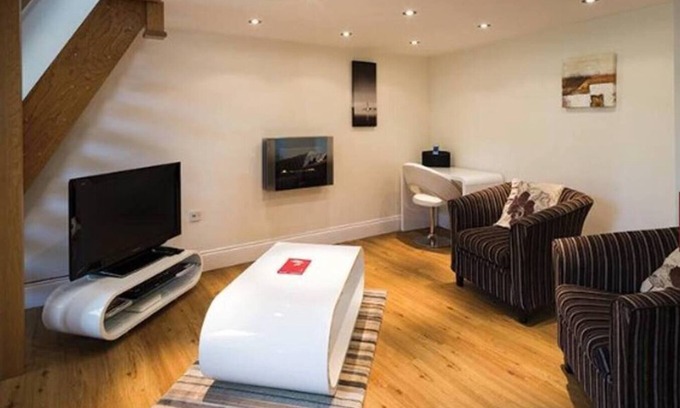 Didcot Apartment | 2 Ashbrook Mews Summa
