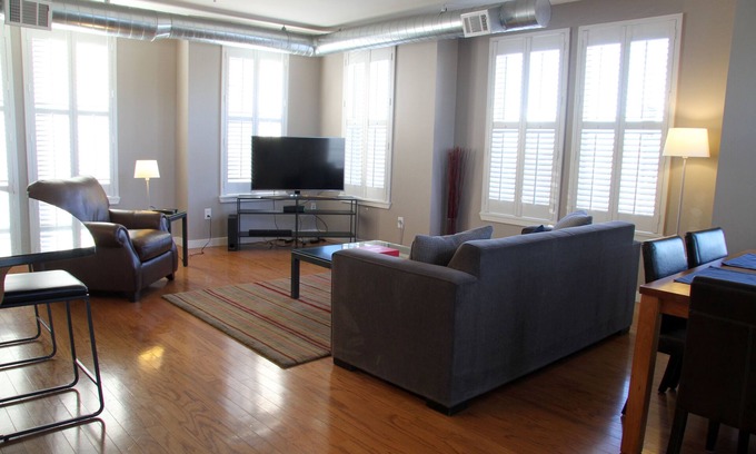 Washington Park West Condo | 2 BD 2 BA Loft - Platte / Wash Park - Exec / Corp Rental