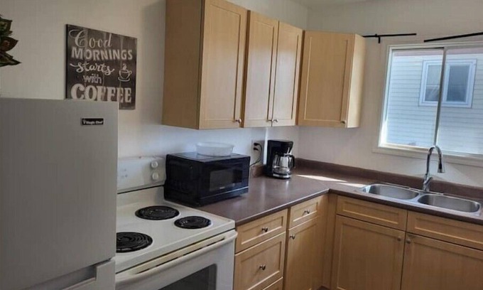 East Kootenay Apartment | 2 bdrm 716 23a ave n unit An