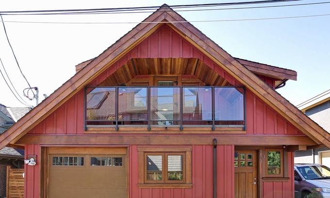 West Point Grey House | 2 Bdrm Little House in Point Grey Vancouver