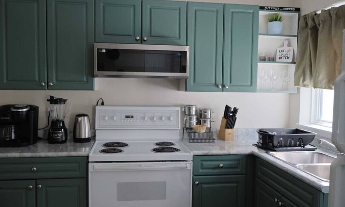 North Cowichan House | 2 Bed 1 bath guest suite