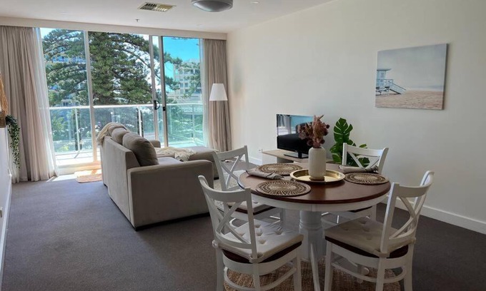 Glenelg Apartment | 2 bed apartment with ocean view