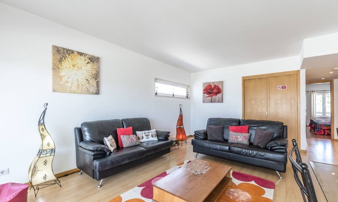 Telheiro Apartment | 2 Bed Apartment, With Pool & Marina Views, Sleeps 5, AC in All Rooms, With Wifi