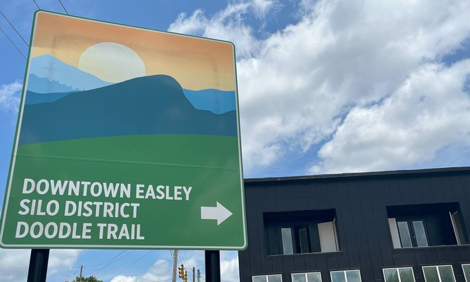Easley House | 2 Bed - Bourbon Lovers Dream - Close to Clemson, Greenville, and Easley Silos