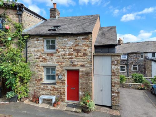 Buxton House | 2 Bed in Buxton 79146
