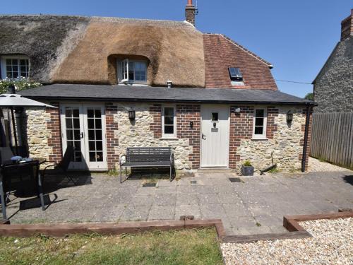 Chaldon Herring House | 2 Bed in East Chaldon DC025