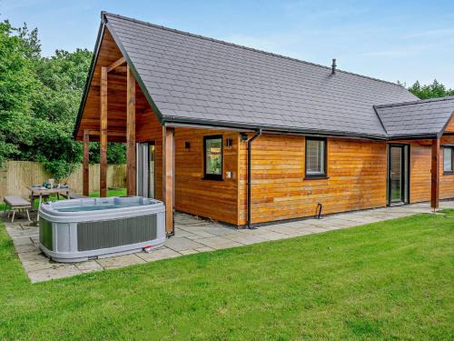 Upper Killay House | 2 Bed in Gower 91723