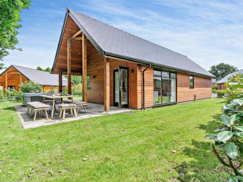 Upper Killay House | 2 Bed in Gower 91724