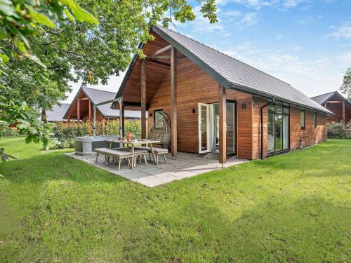 Upper Killay House | 2 Bed in Gower 91728