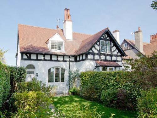 Harrogate House | 2 Bed in Harrogate 74981