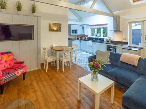 Fakenham House | 2 Bed in Stibbard 79993