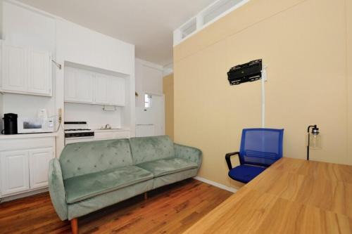 Midtown West Apartment | 2 Bed Sunny Apartment Midtown Furnished Wifi