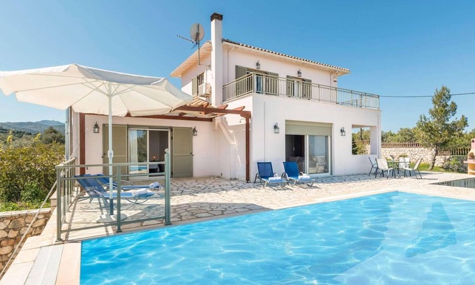 Kavallos Villa | 2 bed villa with pool and distant sea views