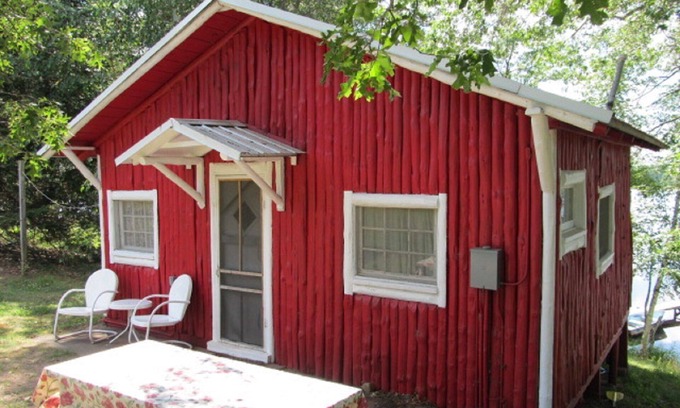 Spooner Cottage | 2 bedroom, 1 bath cabin with bunkhouse on fully recreational lake
