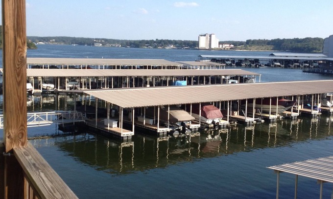 Village of Four Seasons Condo | 2 Bedroom 2 Bath Southwood Shores Lake Front-Great View-Easy Access-WiFi