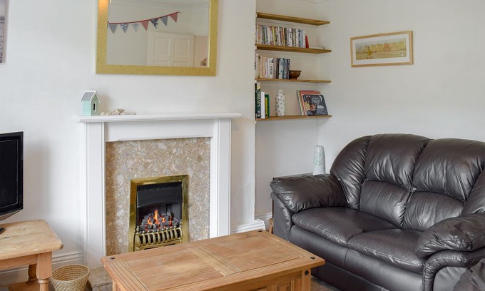 Skinningrove Cabin | 2 bedroom accommodation in Skinningrove, near Saltburn-by-the-Sea