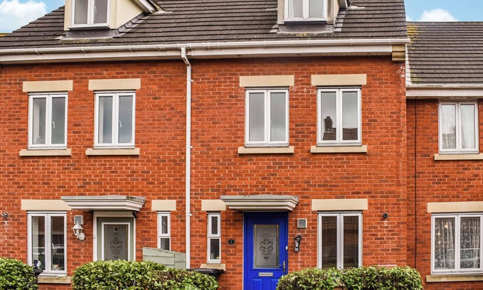West Kazakhstan Province Cottage | 2 bedroom accommodation in Weston Super Mare