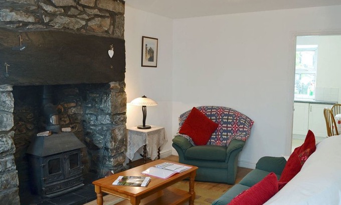 Trawsfynydd Cottage | 2 bedroom accommodation in Trawsfynydd, near Blaenau Ffestiniog