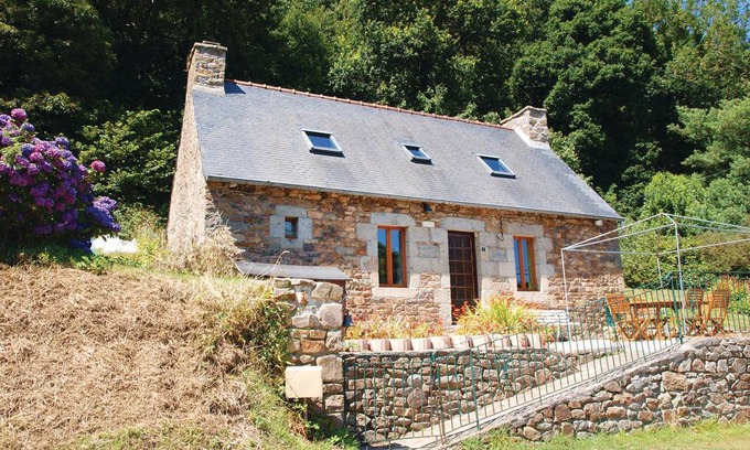 Lezardrieux House | 2 bedroom accommodation in Lezardrieux