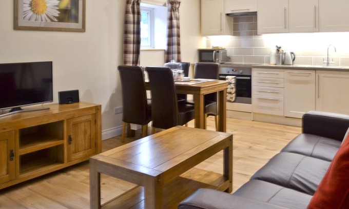 Billingshurst Cabin | 2 bedroom accommodation in Wisborough Green, near Billingshurst
