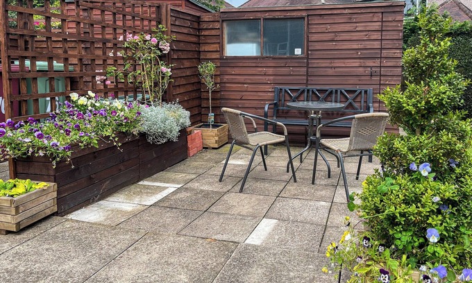 Tupton Cottage | 2 bedroom accommodation in New Tupton, near Chesterfield