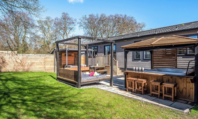 Raywell Ski Chalet | 2 bedroom accommodation in Raywell, Beverley