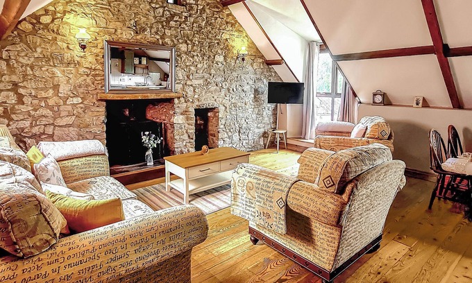 Porthyrhyd Cottage | 2 bedroom accommodation in Pontyberem, Carmarthenshire