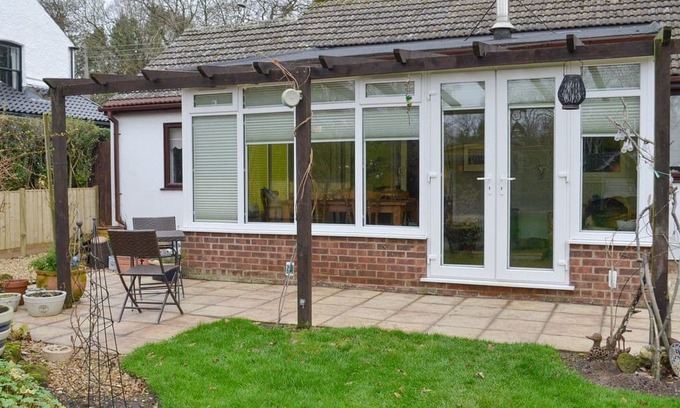 Snettisham Cabin | 2 bedroom accommodation in Snettisham