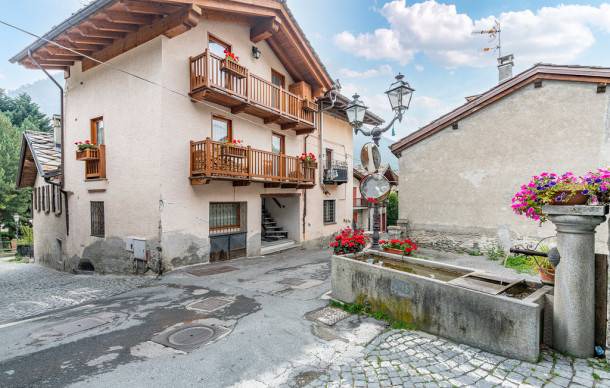 Brusson Apartment | 2 bedroom accommodation in Brusson AO