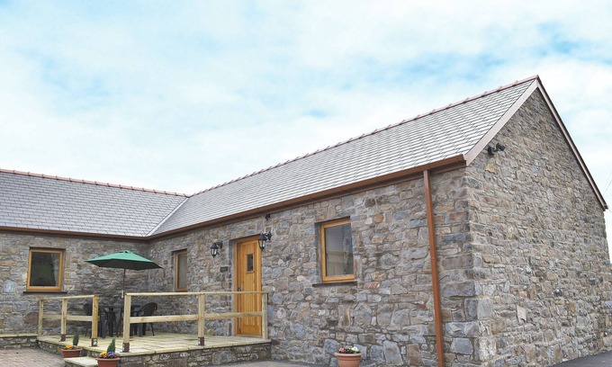 Carmarthen Cottage | 2 bedroom accommodation in Carmarthen