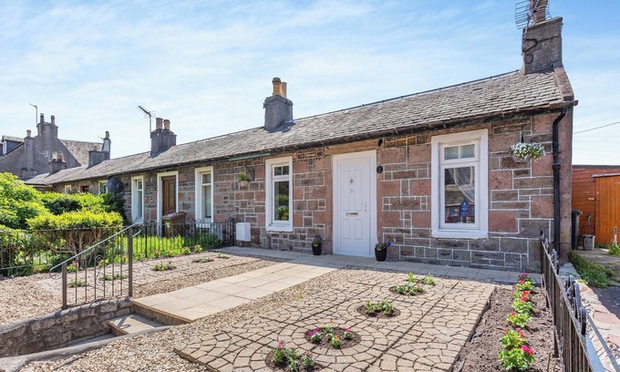 Inverness City Centre Cottage | 2 bedroom accommodation in Inverness