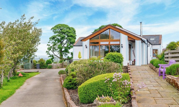 Lochmaben Cottage | 2 bedroom accommodation in Lochmaben near, Lockerbie